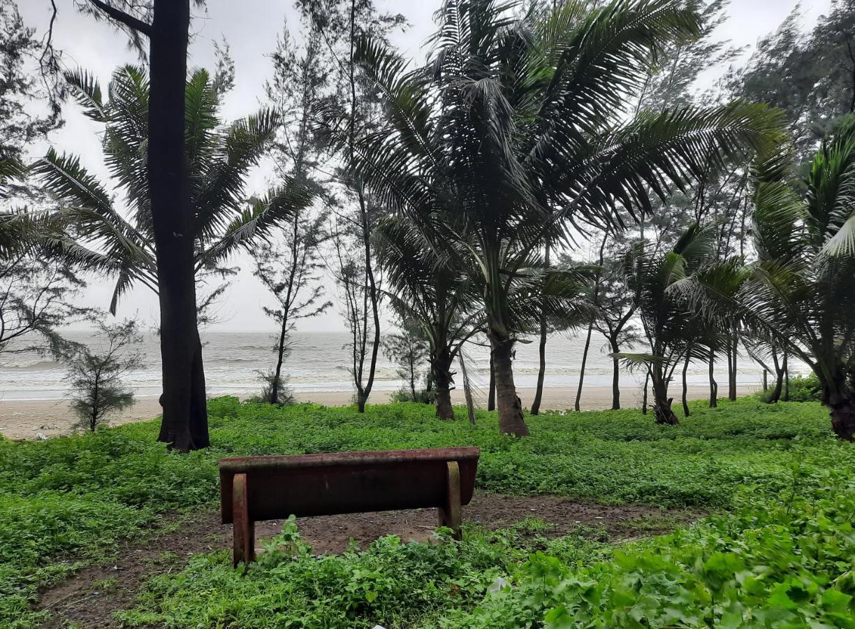 Seawoods Beach Hotel Dahanu Eksteriør billede