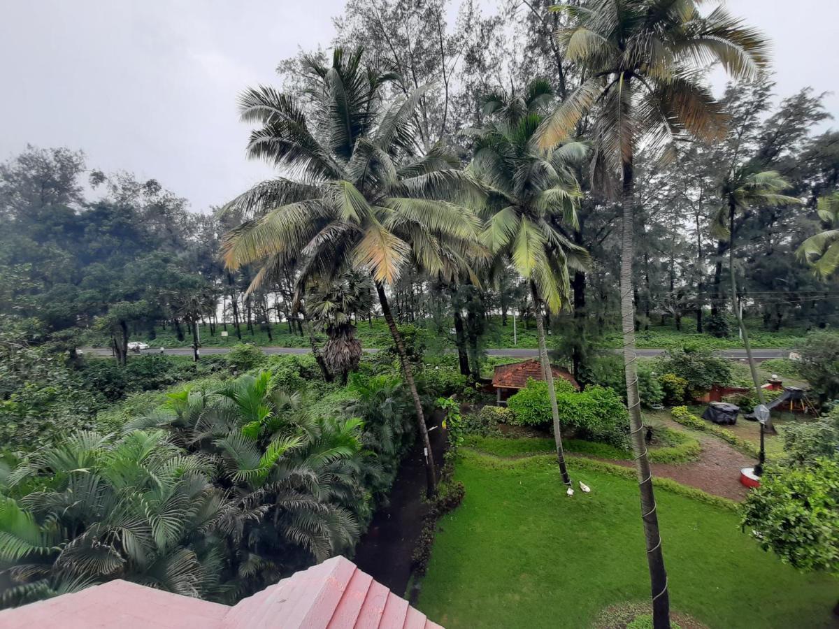 Seawoods Beach Hotel Dahanu Eksteriør billede